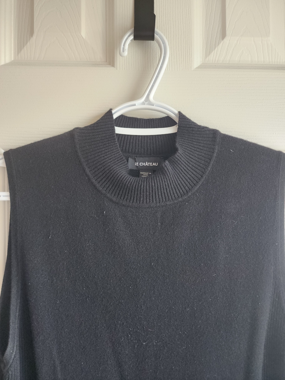 le chateau Black Sleeveless Mock-Neck Knit Shell Sz XXL - Picture 3 of 5